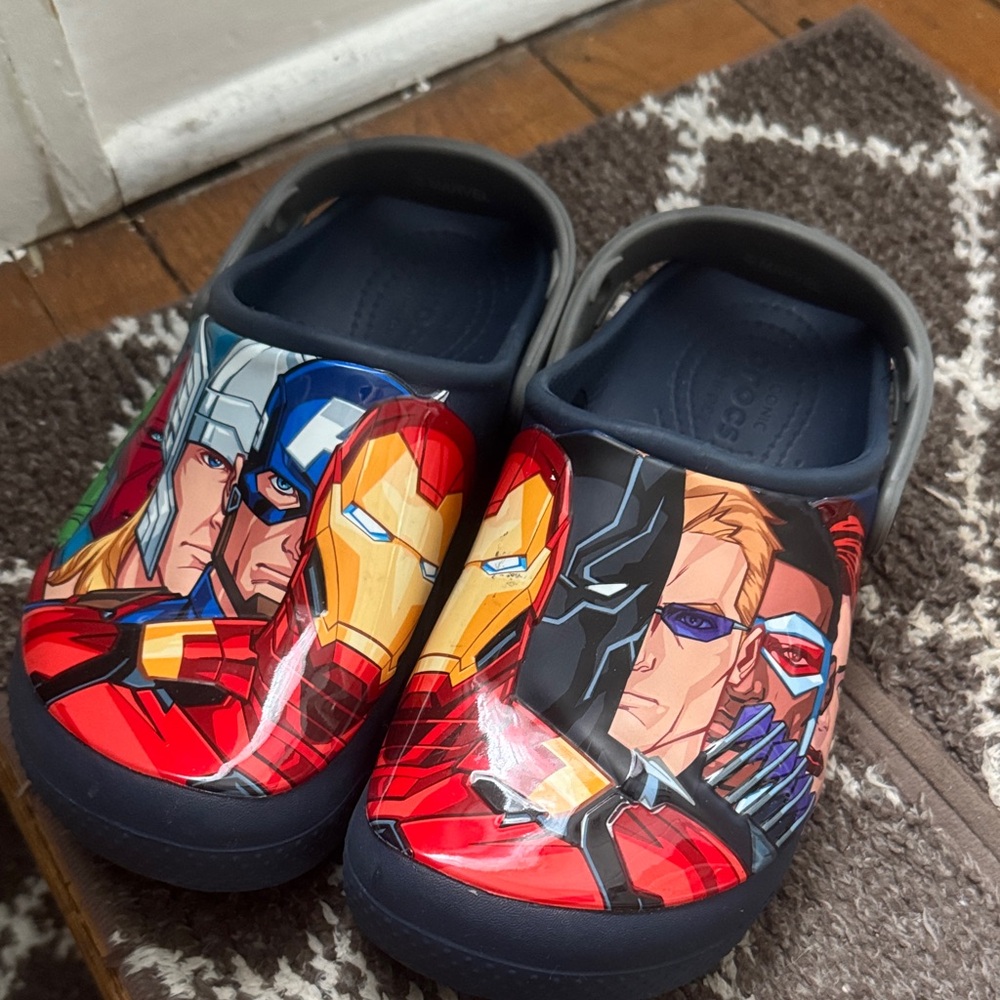Marvel Avengers Kids Slippers - Red and Blue